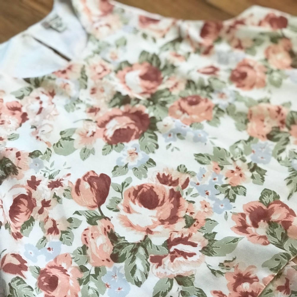Guess Floral Top - Picture 2 of 4